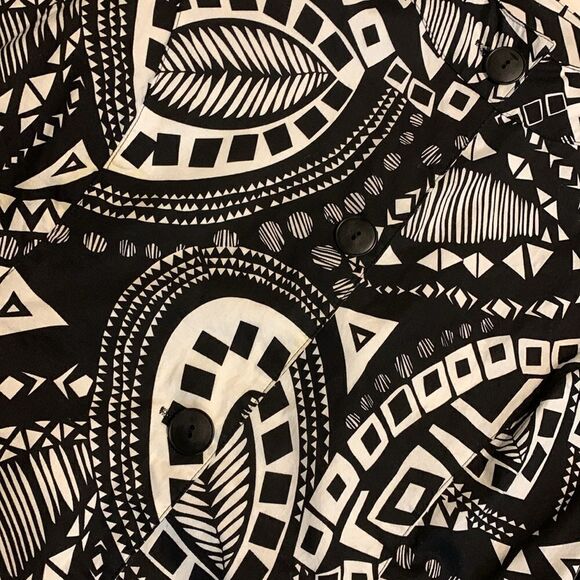 NTouch Size Large black-and-white three button closure somewhat cropped jacket - Picture 4 of 9